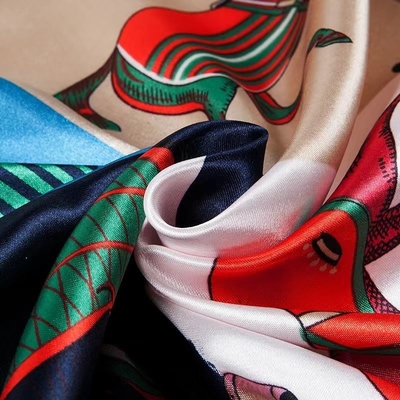 Scatola regalo personalizzata per sciarpe e ombrello con Fashion Design Hotel and Resort Target Market