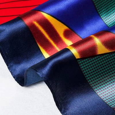 Scatola regalo personalizzata per sciarpe e ombrello con Fashion Design Hotel and Resort Target Market