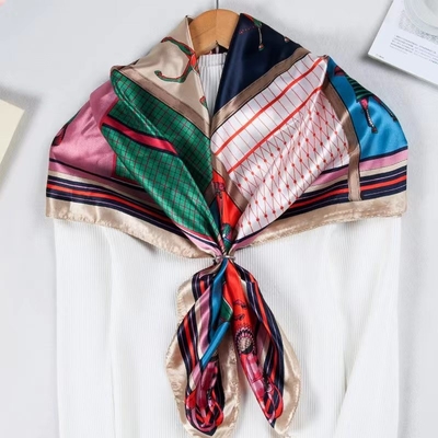 Scatola regalo personalizzata per sciarpe e ombrello con Fashion Design Hotel and Resort Target Market