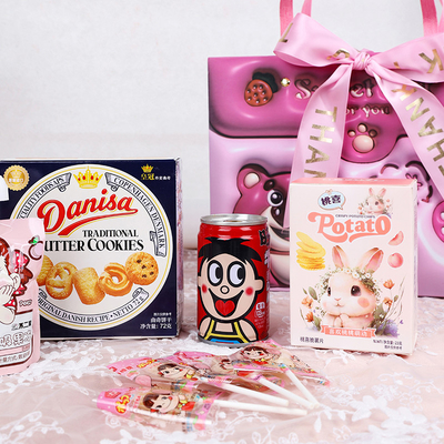 Unico cartone animato orso di fragole bambini felici bambino ricordo a mano ideale per i collezionisti
