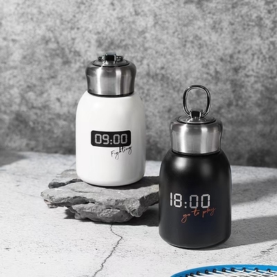 Set di viaggio in quattro pezzi per la festa del padre, con ombrello, borsa e asciugamano.