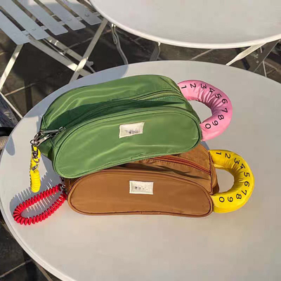 Borsa per il trucco del logo, impermeabile in nylon con colori contrastanti, borsa per il ripostiglio, grande regalo per i dipendenti.