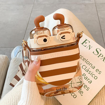 Idea regalo per il benessere dei dipendenti Cute Bee Plastic Straw Cup con back strap e logo personalizzato