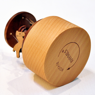 Anno Mini Carousel Lucky Cat Music Box In legno massello Decorazione di una cassetta musicale
