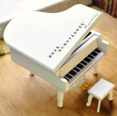Scatola musicale per pianoforte in legno stampata a schermo di seta Ideale per i favori di nozze Regali per la festa di nozze