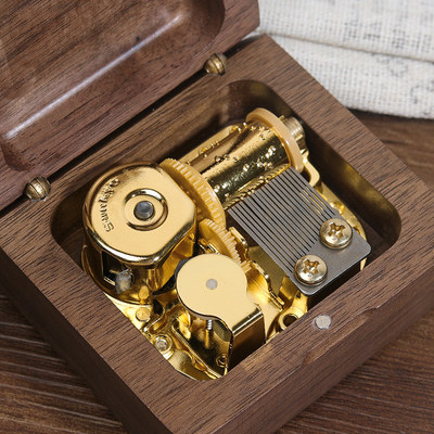 Stampa UV Movimento Walnut Octopus Music Box per la decorazione e la creatività del desktop