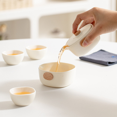 Negozio Teo Regali Ark Express Tazza Set di tè con una pentola e tre tazze Borsa portatile