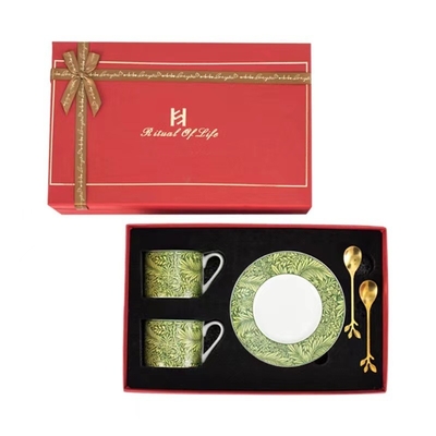 Fai una dichiarazione con le nostre tazze da caffè stampate UV l'aggiunta perfetta al tuo regalo di nozze