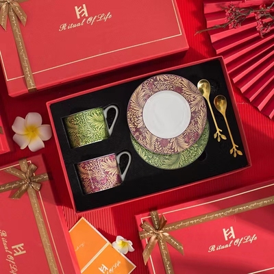 Fai una dichiarazione con le nostre tazze da caffè stampate UV l'aggiunta perfetta al tuo regalo di nozze