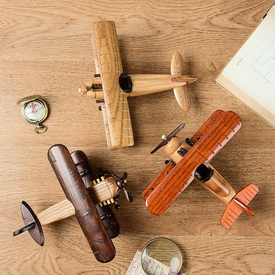 Stampa a schermo di seta Modello di aereo in legno d'epoca per decorazioni creative per il desktop domestico