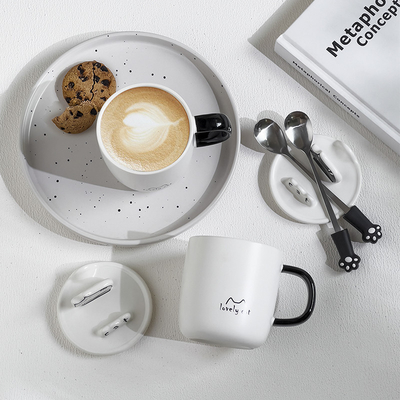 Idee regalo per dipendenti Cartoon Cat Water Cup con coperchio di cucchiaio in ceramica e portatelefoni