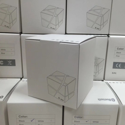 Cubo di Rubik senza fili altoparlante Disegno colorato per relazioni con gli alunni e riunioni di classe