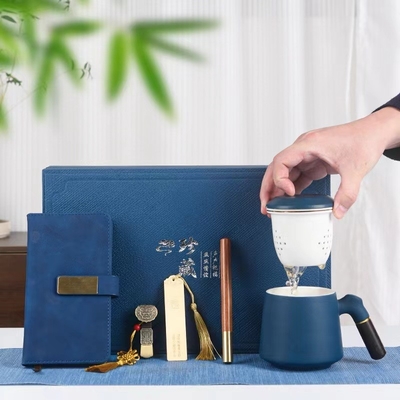 Set regalo e souvenir personalizzati per compratori agricoli