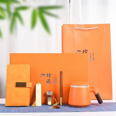 Set regalo e souvenir personalizzati per compratori agricoli