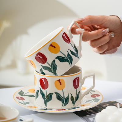 Regalo per la Festa della Madre Set di tazze e piatti di caffè a tulipani disegnati a mano con alto valore estetico