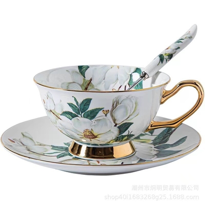 Set di tazze da caffè europee da osso da porcellana da fiore Tazze da tè Ceramica per scenari di utilizzo chic
