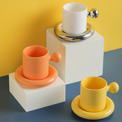 Squisita maniglia di uova di caramelle nordiche, coppa e piatto in ceramica, per regalo ai dipendenti dell'azienda.