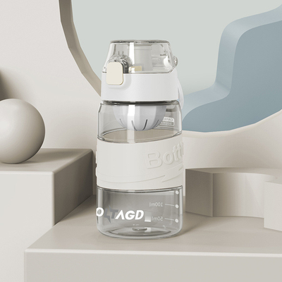 Bottiglia d'acqua da fitness da 500 ml, portatile e antidroppo, ideale per le attività aziendali.