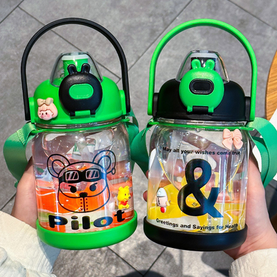 Novità Regali Stampa a colori Grafica per il valore di plastica Tazze di grande capacità Portatile