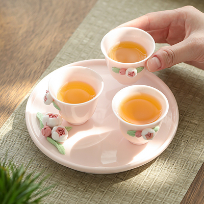 Set di tè in ceramica rosa perfetto per l'ora del tè delle donne nel giorno della dea