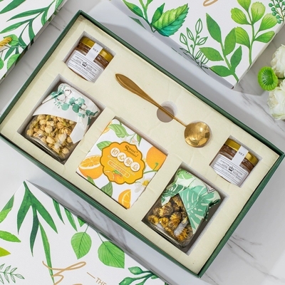 La scatola regalo del tè a fiori preferita dell'agenzia di viaggio della serie di foreste regalo a mano per i festival