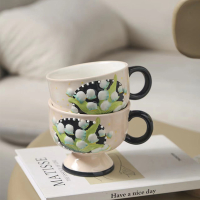 Antico giglio della valle dipinto a mano tazza di caffè in ceramica Perfetto per i regali d'affari