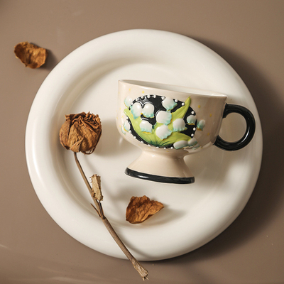 Antico giglio della valle dipinto a mano tazza di caffè in ceramica Perfetto per i regali d'affari