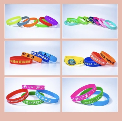 LED Light Nuovità Regali Braccialetto in silicone con lettere luminose e colore personalizzato