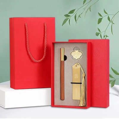 Relazioni con gli alunni e riunioni di classe Scatola regalo culturale classica con penna di legno