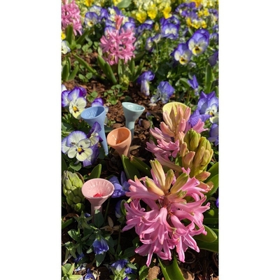 Dispensatore d'acqua per abbelli da colibrì alimentato con bicchiere di alimenti in resina per giardino esterno