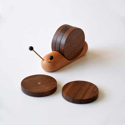 Cartone animato Cussone per tazze di lumaca di noce nera Cussone da tè in legno per isolamento e decorazione