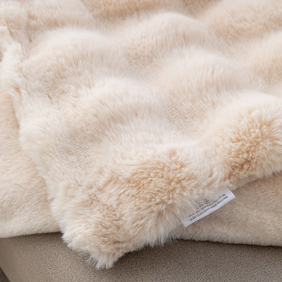 Vivi un'atmosfera estiva confortevole con la coperta Toscana Bubble Rabbit