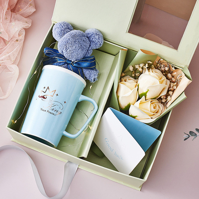 Creativo Ceramica Mug Orso asciugamano Sapone Bouquet Cartolina di Auguri Light String Souvenirs