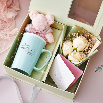 Creativo Ceramica Mug Orso asciugamano Sapone Bouquet Cartolina di Auguri Light String Souvenirs