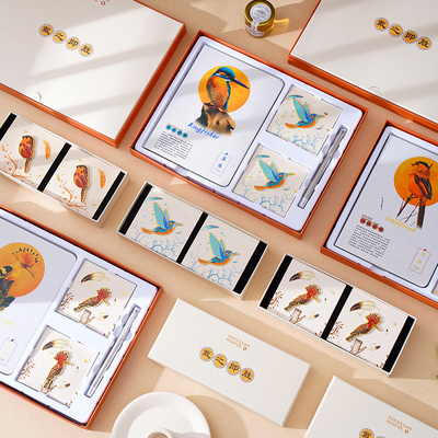 Personalizza Good Luck Bird Gift Box Set Notebook Brooches e penna per il Business Gifting