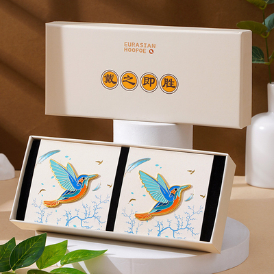 Personalizza Good Luck Bird Gift Box Set Notebook Brooches e penna per il Business Gifting
