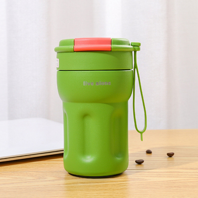 Alberghi e resort devono avere una tazza di caffè isolato portatile con doppia cannuccia