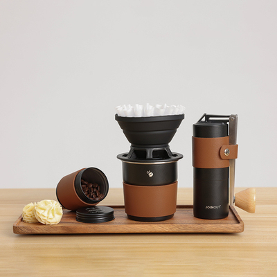 Set di caffè portatile all'aperto con trita a mano e combinazione di tazza filtro