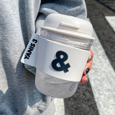 Coppa di caffè di paglia estiva con elevato aspetto e portatile per le esigenze dei clienti