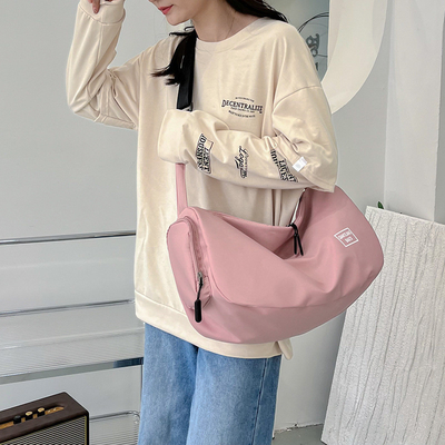 Borsa da fitness di moda e resistente con una sola spalla diagonale per tutte le vostre esigenze