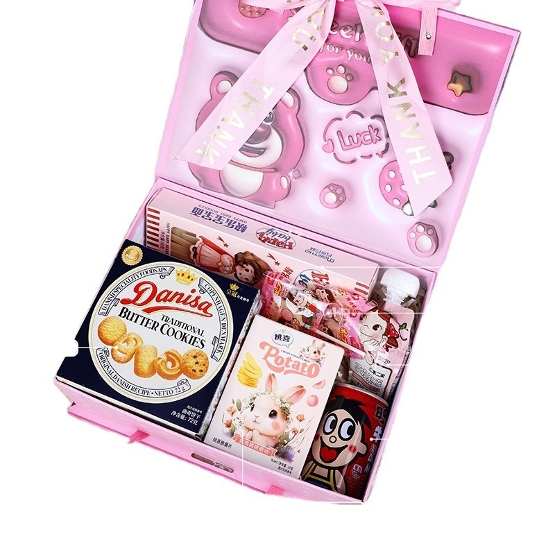 Unico cartone animato orso di fragole bambini felici bambino ricordo a mano ideale per i collezionisti