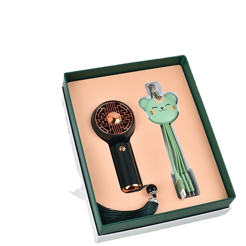 Stampa su tela di seta - Scatola regalo per affari chic con piccolo ventilatore e linea di dati per gatti Zhaocai