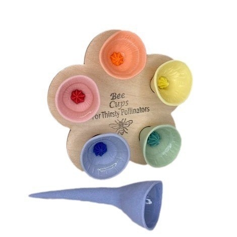 Dispensatore d'acqua per abbelli da colibrì alimentato con bicchiere di alimenti in resina per giardino esterno