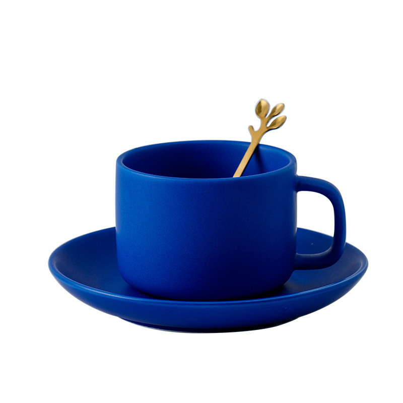 Esquisito set di tazze e piatti per la stampa di logo personalizzati in ceramica blu Klein